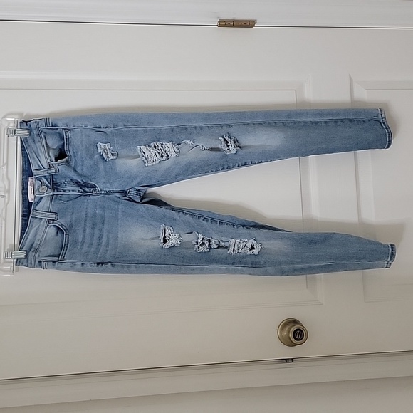 SO, Low Rise Ultimate Jegging, Size 26, Light Wash, Gently Used Condition - Picture 1 of 12